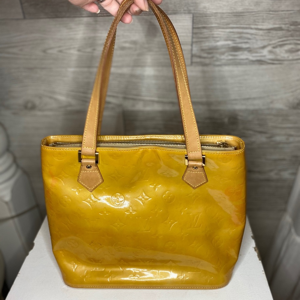 ❗️SOLD❗️Louis Vuitton vernis